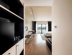 The StandardX Bangkok Phra Arthit