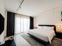 The StandardX Bangkok Phra Arthit