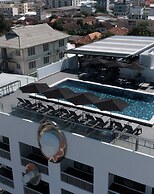 The StandardX Bangkok Phra Arthit