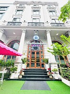 Ballantine Hotel