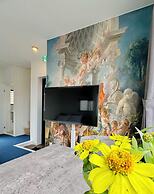 GLOU Shinjuku Family