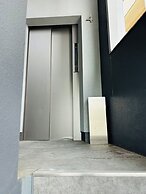 GLOU Shinjuku Family