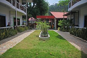 Hotel Oasis Port Barton