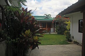 Hotel Oasis Port Barton