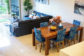 StayAU 3BR Deluxe Family Loft Point Cook