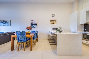 StayAU 3BR Deluxe Family Loft Point Cook