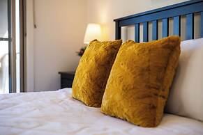 StayAU 3BR Deluxe Family Loft Point Cook