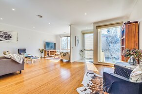 StayAU 3BR Deluxe Family Loft Point Cook