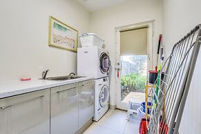 StayAU 3BR Deluxe Family Loft Point Cook