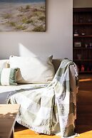 StayAU 3BR Deluxe Family Loft Point Cook