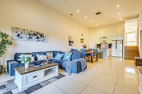 StayAU 3BR Deluxe Family Loft Point Cook