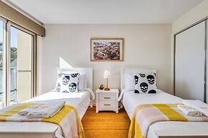 StayAU 3BR Deluxe Family Loft Point Cook