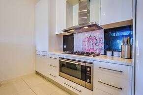 StayAU 3BR Deluxe Family Loft Point Cook