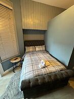 OYO Shore Surf Lodge