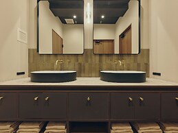 illi Surp Shiba-Park