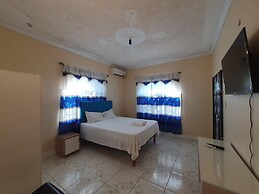 Sandy Bay Paradise Retreat - 7 Bedrooms