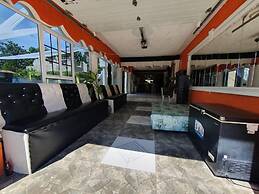 Sandy Bay Paradise Retreat - 7 Bedrooms