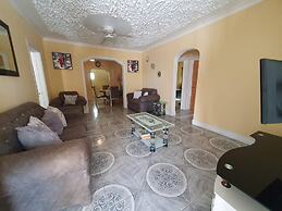 Sandy Bay Paradise Retreat - 7 Bedrooms