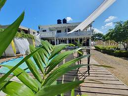 Sandy Bay Paradise Retreat - 7 Bedrooms