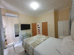 Sandy Bay Paradise Retreat - 7 Bedrooms