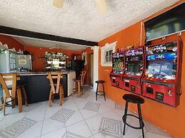 Sandy Bay Paradise Retreat - 7 Bedrooms