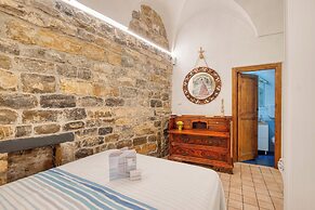 Caratteristico Appartamento In Centro