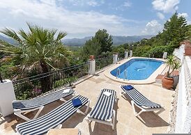 Casabra in Ador With 5 Bedrooms and 3 Bathrooms