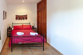 Casabra in Ador With 5 Bedrooms and 3 Bathrooms