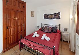Casabra in Ador With 5 Bedrooms and 3 Bathrooms