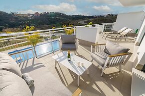 Apartment La Cala With Pool