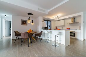 Apartment La Cala With Pool