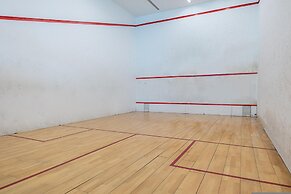 Marbella Pool House Gf55on sea Shore