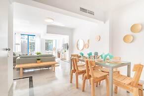 Marbella Pool House Gf55on sea Shore