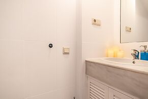 Marbella Pool House Gf55on sea Shore