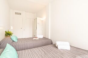 Marbella Pool House Gf55on sea Shore