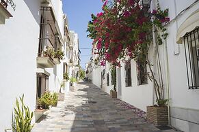 Marbella Pool House Gf55on sea Shore