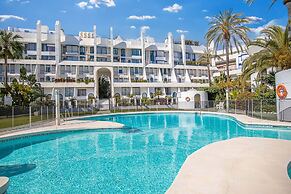 Marbella Pool House Gf55on sea Shore