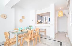 Marbella Pool House Gf55on sea Shore