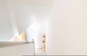 Marbella Pool House Gf55on sea Shore