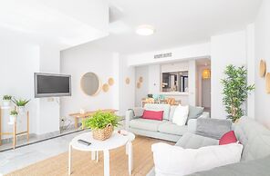 Marbella Pool House Gf55on sea Shore