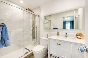 Marco Island Townhome: 2 Mi to Beaches!