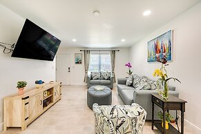 Marco Island Townhome: 2 Mi to Beaches!