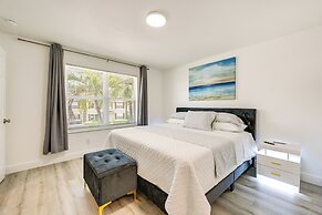 Marco Island Townhome: 2 Mi to Beaches!