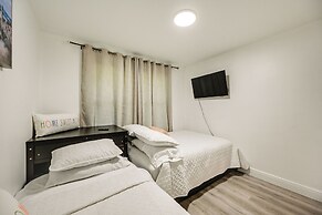 Marco Island Townhome: 2 Mi to Beaches!