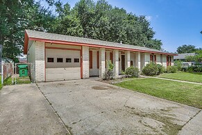 30 Mi to The Big Easy: Laplace Home w/ Backyard!