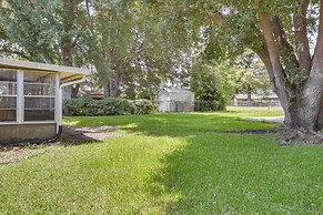 30 Mi to The Big Easy: Laplace Home w/ Backyard!