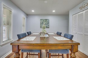 30 Mi to The Big Easy: Laplace Home w/ Backyard!