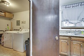 30 Mi to The Big Easy: Laplace Home w/ Backyard!