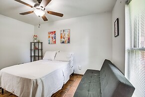 30 Mi to The Big Easy: Laplace Home w/ Backyard!