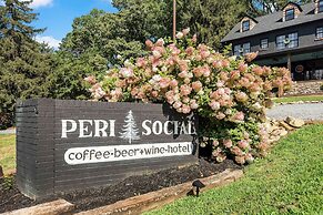 Peri Social House